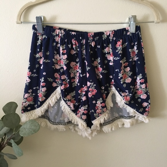 Forever 21 Pants - Soft Floral Shorts
